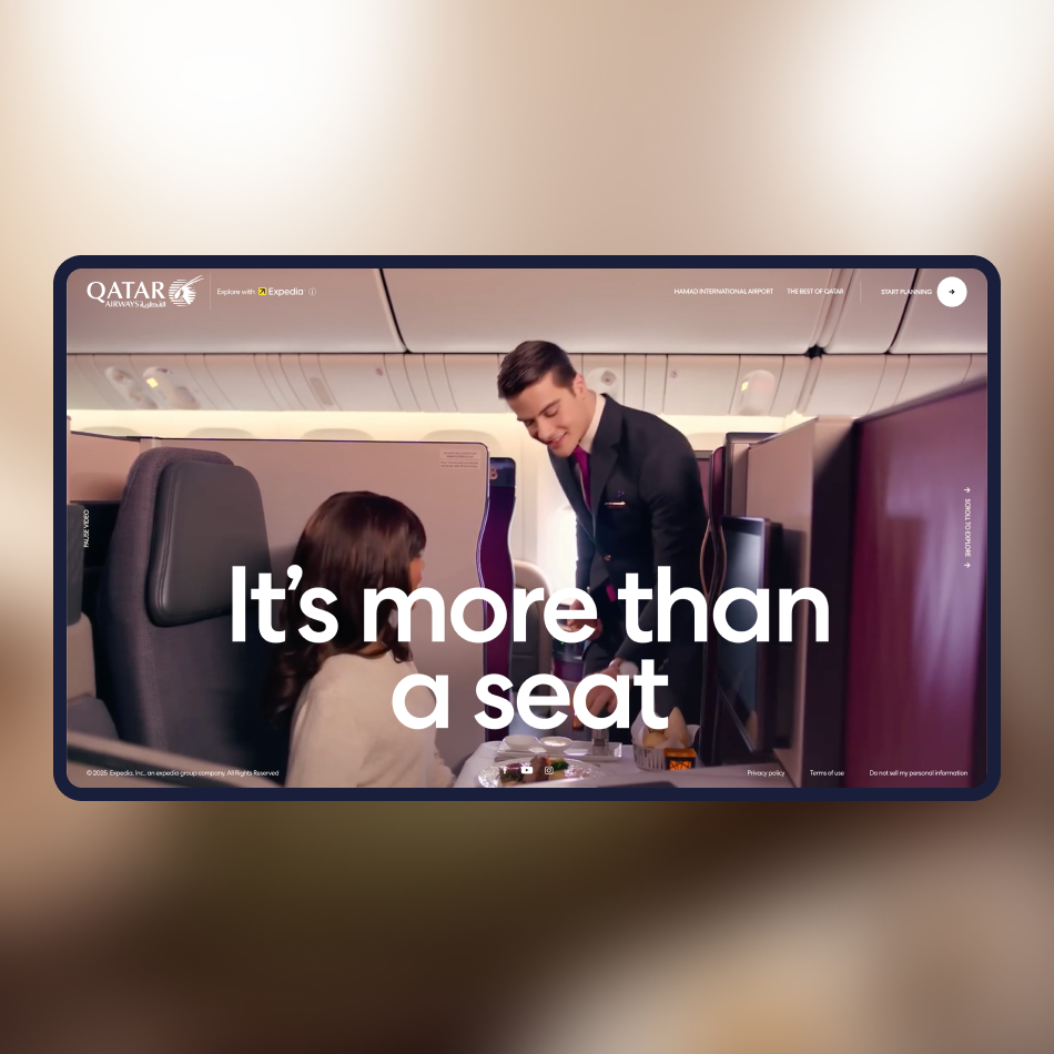 Imagem promocional da Qatar Airways mostrando viajante da classe executiva com o slogan "É mais do que um assento".